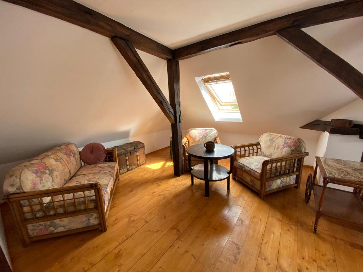 Rose'S Oldtown Apartment Brassó Kültér fotó
