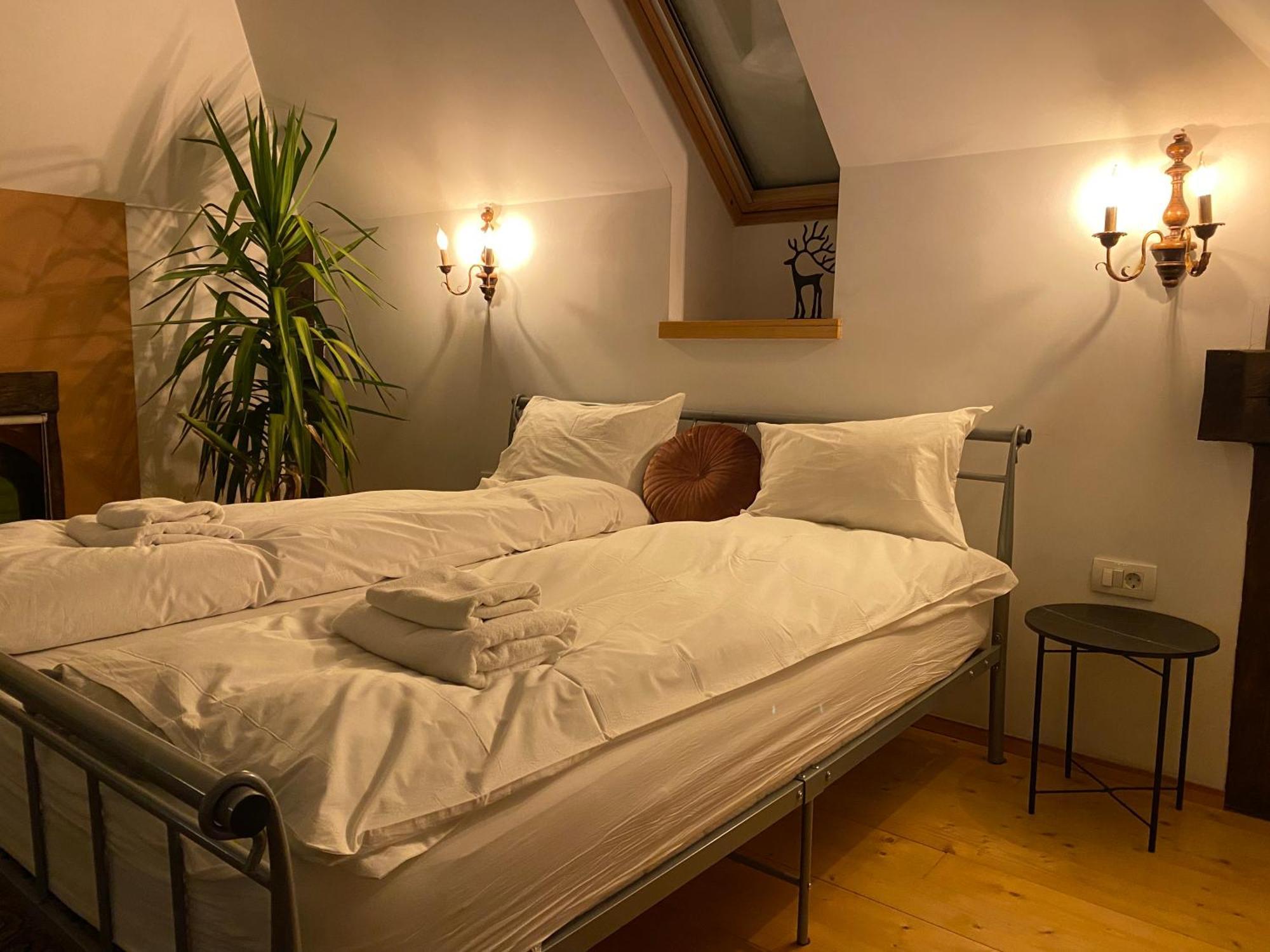 Rose'S Oldtown Apartment Brassó Kültér fotó