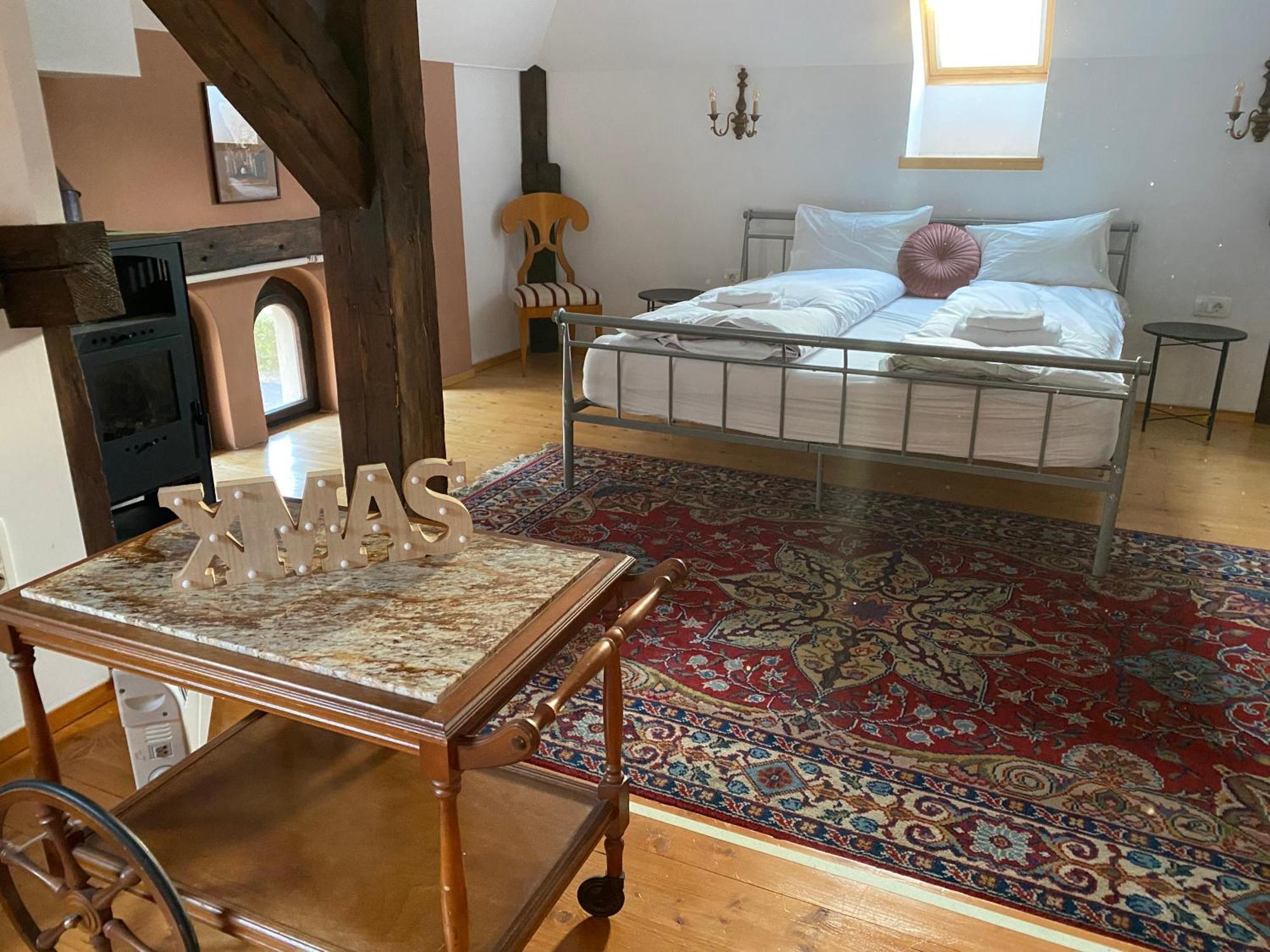Rose'S Oldtown Apartment Brassó Kültér fotó